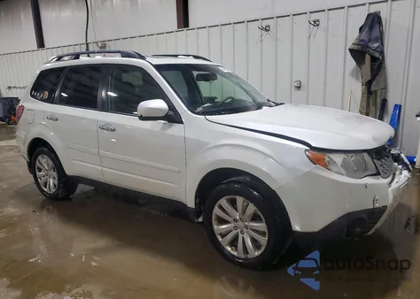 2013 Subaru Forester Limited z USA, uszkodzony, nr VIN JF2SHAEC4DH443755